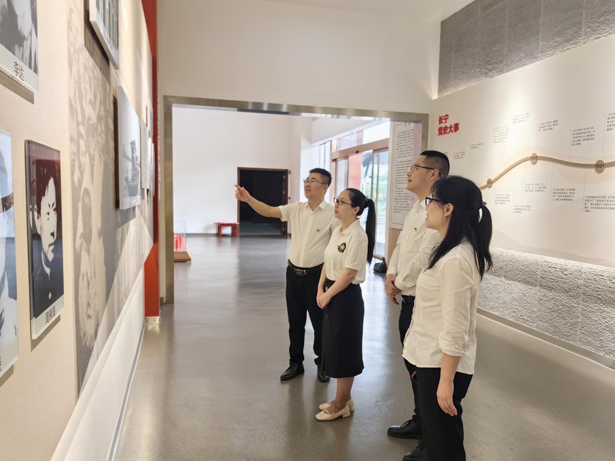 参观廉洁教育基地