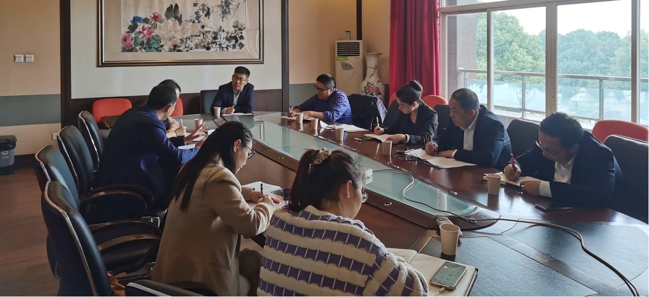 学校到省教科院开展省级课题研究培训